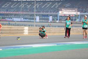 BIB: 
                            <button type="button" onclick="openModal(10485842)" class="btn btn-primary btn-sm float-right btn-popup" data-toggle="modal" data-target=".modal-high-quality">
                        <i class="fas fa-shopping-cart"></i> Add to Cart
                    </button>
                                            <button type="button" onclick="isThisMe(10485842, true)" class="btn btn-success btn-sm float-right btn-popup btn-isme hidden" data-toggle="tooltip" data-placement="bottom" title="นี่คือรูปของคุณใช่ไหม คลิกที่นี่เพื่อเอาเข้าอัลบั้ม">
                        <i class="fas fa-plus"></i> Add to album
                    </button>
                    <button type="button" onclick="isThisMe(10485842, false)" class="btn btn-warning btn-sm float-right btn-popup btn-isnotme hidden">
                        <i class="fas fa-ban"></i> Remove from album
                    </button>