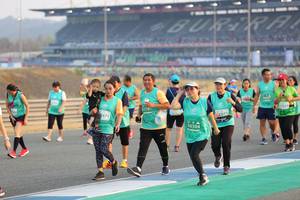 BIB: 1789, 471, 50304
                            <button type="button" onclick="openModal(10483720)" class="btn btn-primary btn-sm float-right btn-popup" data-toggle="modal" data-target=".modal-high-quality">
                        <i class="fas fa-shopping-cart"></i> Add to Cart
                    </button>
                                            <button type="button" onclick="isThisMe(10483720, true)" class="btn btn-success btn-sm float-right btn-popup btn-isme hidden" data-toggle="tooltip" data-placement="bottom" title="นี่คือรูปของคุณใช่ไหม คลิกที่นี่เพื่อเอาเข้าอัลบั้ม">
                        <i class="fas fa-plus"></i> Add to album
                    </button>
                    <button type="button" onclick="isThisMe(10483720, false)" class="btn btn-warning btn-sm float-right btn-popup btn-isnotme hidden">
                        <i class="fas fa-ban"></i> Remove from album
                    </button>