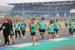 BIB: 53413
                            <button type="button" onclick="openModal(10484065)" class="btn btn-primary btn-sm float-right btn-popup" data-toggle="modal" data-target=".modal-high-quality">
                        <i class="fas fa-shopping-cart"></i> Add to Cart
                    </button>
                                            <button type="button" onclick="isThisMe(10484065, true)" class="btn btn-success btn-sm float-right btn-popup btn-isme hidden" data-toggle="tooltip" data-placement="bottom" title="นี่คือรูปของคุณใช่ไหม คลิกที่นี่เพื่อเอาเข้าอัลบั้ม">
                        <i class="fas fa-plus"></i> Add to album
                    </button>
                    <button type="button" onclick="isThisMe(10484065, false)" class="btn btn-warning btn-sm float-right btn-popup btn-isnotme hidden">
                        <i class="fas fa-ban"></i> Remove from album
                    </button>