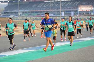 BIB: 52581, 150325, 70313
                            <button type="button" onclick="openModal(10483272)" class="btn btn-primary btn-sm float-right btn-popup" data-toggle="modal" data-target=".modal-high-quality">
                        <i class="fas fa-shopping-cart"></i> Add to Cart
                    </button>
                                            <button type="button" onclick="isThisMe(10483272, true)" class="btn btn-success btn-sm float-right btn-popup btn-isme hidden" data-toggle="tooltip" data-placement="bottom" title="นี่คือรูปของคุณใช่ไหม คลิกที่นี่เพื่อเอาเข้าอัลบั้ม">
                        <i class="fas fa-plus"></i> Add to album
                    </button>
                    <button type="button" onclick="isThisMe(10483272, false)" class="btn btn-warning btn-sm float-right btn-popup btn-isnotme hidden">
                        <i class="fas fa-ban"></i> Remove from album
                    </button>