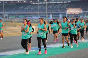 BIB: 50340, 50980, 50972
                            <button type="button" onclick="openModal(10481613)" class="btn btn-primary btn-sm float-right btn-popup" data-toggle="modal" data-target=".modal-high-quality">
                        <i class="fas fa-shopping-cart"></i> Add to Cart
                    </button>
                                            <button type="button" onclick="isThisMe(10481613, true)" class="btn btn-success btn-sm float-right btn-popup btn-isme hidden" data-toggle="tooltip" data-placement="bottom" title="นี่คือรูปของคุณใช่ไหม คลิกที่นี่เพื่อเอาเข้าอัลบั้ม">
                        <i class="fas fa-plus"></i> Add to album
                    </button>
                    <button type="button" onclick="isThisMe(10481613, false)" class="btn btn-warning btn-sm float-right btn-popup btn-isnotme hidden">
                        <i class="fas fa-ban"></i> Remove from album
                    </button>