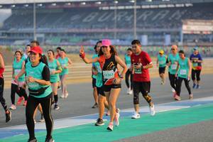 BIB: 3363, 52960
                            <button type="button" onclick="openModal(10481024)" class="btn btn-primary btn-sm float-right btn-popup" data-toggle="modal" data-target=".modal-high-quality">
                        <i class="fas fa-shopping-cart"></i> Add to Cart
                    </button>
                                            <button type="button" onclick="isThisMe(10481024, true)" class="btn btn-success btn-sm float-right btn-popup btn-isme hidden" data-toggle="tooltip" data-placement="bottom" title="นี่คือรูปของคุณใช่ไหม คลิกที่นี่เพื่อเอาเข้าอัลบั้ม">
                        <i class="fas fa-plus"></i> Add to album
                    </button>
                    <button type="button" onclick="isThisMe(10481024, false)" class="btn btn-warning btn-sm float-right btn-popup btn-isnotme hidden">
                        <i class="fas fa-ban"></i> Remove from album
                    </button>