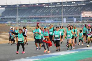 BIB: 2406, 3147, 52423
                            <button type="button" onclick="openModal(10484330)" class="btn btn-primary btn-sm float-right btn-popup" data-toggle="modal" data-target=".modal-high-quality">
                        <i class="fas fa-shopping-cart"></i> Add to Cart
                    </button>
                                            <button type="button" onclick="isThisMe(10484330, true)" class="btn btn-success btn-sm float-right btn-popup btn-isme hidden" data-toggle="tooltip" data-placement="bottom" title="นี่คือรูปของคุณใช่ไหม คลิกที่นี่เพื่อเอาเข้าอัลบั้ม">
                        <i class="fas fa-plus"></i> Add to album
                    </button>
                    <button type="button" onclick="isThisMe(10484330, false)" class="btn btn-warning btn-sm float-right btn-popup btn-isnotme hidden">
                        <i class="fas fa-ban"></i> Remove from album
                    </button>