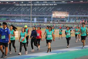 BIB: 301, 2233, 32493, 2065, 50764, 5076
                            <button type="button" onclick="openModal(10481801)" class="btn btn-primary btn-sm float-right btn-popup" data-toggle="modal" data-target=".modal-high-quality">
                        <i class="fas fa-shopping-cart"></i> Add to Cart
                    </button>
                                            <button type="button" onclick="isThisMe(10481801, true)" class="btn btn-success btn-sm float-right btn-popup btn-isme hidden" data-toggle="tooltip" data-placement="bottom" title="นี่คือรูปของคุณใช่ไหม คลิกที่นี่เพื่อเอาเข้าอัลบั้ม">
                        <i class="fas fa-plus"></i> Add to album
                    </button>
                    <button type="button" onclick="isThisMe(10481801, false)" class="btn btn-warning btn-sm float-right btn-popup btn-isnotme hidden">
                        <i class="fas fa-ban"></i> Remove from album
                    </button>