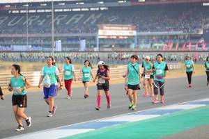 BIB: 501, 247
                            <button type="button" onclick="openModal(10483106)" class="btn btn-primary btn-sm float-right btn-popup" data-toggle="modal" data-target=".modal-high-quality">
                        <i class="fas fa-shopping-cart"></i> Add to Cart
                    </button>
                                            <button type="button" onclick="isThisMe(10483106, true)" class="btn btn-success btn-sm float-right btn-popup btn-isme hidden" data-toggle="tooltip" data-placement="bottom" title="นี่คือรูปของคุณใช่ไหม คลิกที่นี่เพื่อเอาเข้าอัลบั้ม">
                        <i class="fas fa-plus"></i> Add to album
                    </button>
                    <button type="button" onclick="isThisMe(10483106, false)" class="btn btn-warning btn-sm float-right btn-popup btn-isnotme hidden">
                        <i class="fas fa-ban"></i> Remove from album
                    </button>