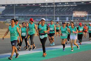 BIB: 0219, 50918, 51617, 591, 31320, 52958, 
                            <button type="button" onclick="openModal(10481279)" class="btn btn-primary btn-sm float-right btn-popup" data-toggle="modal" data-target=".modal-high-quality">
                        <i class="fas fa-shopping-cart"></i> Add to Cart
                    </button>
                                            <button type="button" onclick="isThisMe(10481279, true)" class="btn btn-success btn-sm float-right btn-popup btn-isme hidden" data-toggle="tooltip" data-placement="bottom" title="นี่คือรูปของคุณใช่ไหม คลิกที่นี่เพื่อเอาเข้าอัลบั้ม">
                        <i class="fas fa-plus"></i> Add to album
                    </button>
                    <button type="button" onclick="isThisMe(10481279, false)" class="btn btn-warning btn-sm float-right btn-popup btn-isnotme hidden">
                        <i class="fas fa-ban"></i> Remove from album
                    </button>