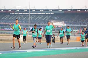 BIB: 31552, 51296, 52370, 31101
                            <button type="button" onclick="openModal(10485937)" class="btn btn-primary btn-sm float-right btn-popup" data-toggle="modal" data-target=".modal-high-quality">
                        <i class="fas fa-shopping-cart"></i> Add to Cart
                    </button>
                                            <button type="button" onclick="isThisMe(10485937, true)" class="btn btn-success btn-sm float-right btn-popup btn-isme hidden" data-toggle="tooltip" data-placement="bottom" title="นี่คือรูปของคุณใช่ไหม คลิกที่นี่เพื่อเอาเข้าอัลบั้ม">
                        <i class="fas fa-plus"></i> Add to album
                    </button>
                    <button type="button" onclick="isThisMe(10485937, false)" class="btn btn-warning btn-sm float-right btn-popup btn-isnotme hidden">
                        <i class="fas fa-ban"></i> Remove from album
                    </button>