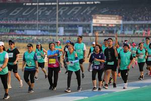 BIB: 0863, 0714, 53435, 50152, 1792, 1561
                            <button type="button" onclick="openModal(10482566)" class="btn btn-primary btn-sm float-right btn-popup" data-toggle="modal" data-target=".modal-high-quality">
                        <i class="fas fa-shopping-cart"></i> Add to Cart
                    </button>
                                            <button type="button" onclick="isThisMe(10482566, true)" class="btn btn-success btn-sm float-right btn-popup btn-isme hidden" data-toggle="tooltip" data-placement="bottom" title="นี่คือรูปของคุณใช่ไหม คลิกที่นี่เพื่อเอาเข้าอัลบั้ม">
                        <i class="fas fa-plus"></i> Add to album
                    </button>
                    <button type="button" onclick="isThisMe(10482566, false)" class="btn btn-warning btn-sm float-right btn-popup btn-isnotme hidden">
                        <i class="fas fa-ban"></i> Remove from album
                    </button>