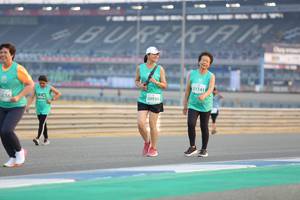 BIB: 1141, 50939, 636
                            <button type="button" onclick="openModal(10485890)" class="btn btn-primary btn-sm float-right btn-popup" data-toggle="modal" data-target=".modal-high-quality">
                        <i class="fas fa-shopping-cart"></i> Add to Cart
                    </button>
                                            <button type="button" onclick="isThisMe(10485890, true)" class="btn btn-success btn-sm float-right btn-popup btn-isme hidden" data-toggle="tooltip" data-placement="bottom" title="นี่คือรูปของคุณใช่ไหม คลิกที่นี่เพื่อเอาเข้าอัลบั้ม">
                        <i class="fas fa-plus"></i> Add to album
                    </button>
                    <button type="button" onclick="isThisMe(10485890, false)" class="btn btn-warning btn-sm float-right btn-popup btn-isnotme hidden">
                        <i class="fas fa-ban"></i> Remove from album
                    </button>