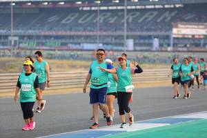 BIB: 50417, 53244, 50936
                            <button type="button" onclick="openModal(10484745)" class="btn btn-primary btn-sm float-right btn-popup" data-toggle="modal" data-target=".modal-high-quality">
                        <i class="fas fa-shopping-cart"></i> Add to Cart
                    </button>
                                            <button type="button" onclick="isThisMe(10484745, true)" class="btn btn-success btn-sm float-right btn-popup btn-isme hidden" data-toggle="tooltip" data-placement="bottom" title="นี่คือรูปของคุณใช่ไหม คลิกที่นี่เพื่อเอาเข้าอัลบั้ม">
                        <i class="fas fa-plus"></i> Add to album
                    </button>
                    <button type="button" onclick="isThisMe(10484745, false)" class="btn btn-warning btn-sm float-right btn-popup btn-isnotme hidden">
                        <i class="fas fa-ban"></i> Remove from album
                    </button>