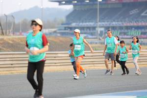 BIB: 50088, 3044, 507, 515
                            <button type="button" onclick="openModal(10485443)" class="btn btn-primary btn-sm float-right btn-popup" data-toggle="modal" data-target=".modal-high-quality">
                        <i class="fas fa-shopping-cart"></i> Add to Cart
                    </button>
                                            <button type="button" onclick="isThisMe(10485443, true)" class="btn btn-success btn-sm float-right btn-popup btn-isme hidden" data-toggle="tooltip" data-placement="bottom" title="นี่คือรูปของคุณใช่ไหม คลิกที่นี่เพื่อเอาเข้าอัลบั้ม">
                        <i class="fas fa-plus"></i> Add to album
                    </button>
                    <button type="button" onclick="isThisMe(10485443, false)" class="btn btn-warning btn-sm float-right btn-popup btn-isnotme hidden">
                        <i class="fas fa-ban"></i> Remove from album
                    </button>