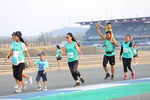 BIB: 51974, 2786, 52646
                            <button type="button" onclick="openModal(10485109)" class="btn btn-primary btn-sm float-right btn-popup" data-toggle="modal" data-target=".modal-high-quality">
                        <i class="fas fa-shopping-cart"></i> Add to Cart
                    </button>
                                            <button type="button" onclick="isThisMe(10485109, true)" class="btn btn-success btn-sm float-right btn-popup btn-isme hidden" data-toggle="tooltip" data-placement="bottom" title="นี่คือรูปของคุณใช่ไหม คลิกที่นี่เพื่อเอาเข้าอัลบั้ม">
                        <i class="fas fa-plus"></i> Add to album
                    </button>
                    <button type="button" onclick="isThisMe(10485109, false)" class="btn btn-warning btn-sm float-right btn-popup btn-isnotme hidden">
                        <i class="fas fa-ban"></i> Remove from album
                    </button>