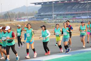 BIB: 250768, 763, 111
                            <button type="button" onclick="openModal(10483346)" class="btn btn-primary btn-sm float-right btn-popup" data-toggle="modal" data-target=".modal-high-quality">
                        <i class="fas fa-shopping-cart"></i> Add to Cart
                    </button>
                                            <button type="button" onclick="isThisMe(10483346, true)" class="btn btn-success btn-sm float-right btn-popup btn-isme hidden" data-toggle="tooltip" data-placement="bottom" title="นี่คือรูปของคุณใช่ไหม คลิกที่นี่เพื่อเอาเข้าอัลบั้ม">
                        <i class="fas fa-plus"></i> Add to album
                    </button>
                    <button type="button" onclick="isThisMe(10483346, false)" class="btn btn-warning btn-sm float-right btn-popup btn-isnotme hidden">
                        <i class="fas fa-ban"></i> Remove from album
                    </button>