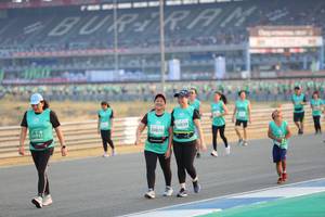 BIB: 0839, 50870, 51915
                            <button type="button" onclick="openModal(10483138)" class="btn btn-primary btn-sm float-right btn-popup" data-toggle="modal" data-target=".modal-high-quality">
                        <i class="fas fa-shopping-cart"></i> Add to Cart
                    </button>
                                            <button type="button" onclick="isThisMe(10483138, true)" class="btn btn-success btn-sm float-right btn-popup btn-isme hidden" data-toggle="tooltip" data-placement="bottom" title="นี่คือรูปของคุณใช่ไหม คลิกที่นี่เพื่อเอาเข้าอัลบั้ม">
                        <i class="fas fa-plus"></i> Add to album
                    </button>
                    <button type="button" onclick="isThisMe(10483138, false)" class="btn btn-warning btn-sm float-right btn-popup btn-isnotme hidden">
                        <i class="fas fa-ban"></i> Remove from album
                    </button>