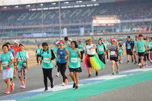 BIB: 52940, 2801
                            <button type="button" onclick="openModal(10483478)" class="btn btn-primary btn-sm float-right btn-popup" data-toggle="modal" data-target=".modal-high-quality">
                        <i class="fas fa-shopping-cart"></i> Add to Cart
                    </button>
                                            <button type="button" onclick="isThisMe(10483478, true)" class="btn btn-success btn-sm float-right btn-popup btn-isme hidden" data-toggle="tooltip" data-placement="bottom" title="นี่คือรูปของคุณใช่ไหม คลิกที่นี่เพื่อเอาเข้าอัลบั้ม">
                        <i class="fas fa-plus"></i> Add to album
                    </button>
                    <button type="button" onclick="isThisMe(10483478, false)" class="btn btn-warning btn-sm float-right btn-popup btn-isnotme hidden">
                        <i class="fas fa-ban"></i> Remove from album
                    </button>