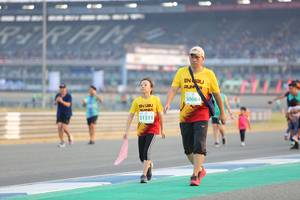 BIB: 50664, 51311
                            <button type="button" onclick="openModal(10485632)" class="btn btn-primary btn-sm float-right btn-popup" data-toggle="modal" data-target=".modal-high-quality">
                        <i class="fas fa-shopping-cart"></i> Add to Cart
                    </button>
                                            <button type="button" onclick="isThisMe(10485632, true)" class="btn btn-success btn-sm float-right btn-popup btn-isme hidden" data-toggle="tooltip" data-placement="bottom" title="นี่คือรูปของคุณใช่ไหม คลิกที่นี่เพื่อเอาเข้าอัลบั้ม">
                        <i class="fas fa-plus"></i> Add to album
                    </button>
                    <button type="button" onclick="isThisMe(10485632, false)" class="btn btn-warning btn-sm float-right btn-popup btn-isnotme hidden">
                        <i class="fas fa-ban"></i> Remove from album
                    </button>