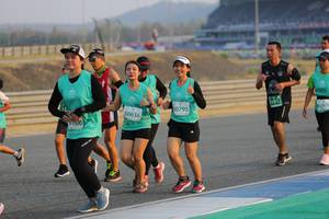 BIB: 1912, 50795, 50636
                            <button type="button" onclick="openModal(10480243)" class="btn btn-primary btn-sm float-right btn-popup" data-toggle="modal" data-target=".modal-high-quality">
                        <i class="fas fa-shopping-cart"></i> Add to Cart
                    </button>
                                            <button type="button" onclick="isThisMe(10480243, true)" class="btn btn-success btn-sm float-right btn-popup btn-isme hidden" data-toggle="tooltip" data-placement="bottom" title="นี่คือรูปของคุณใช่ไหม คลิกที่นี่เพื่อเอาเข้าอัลบั้ม">
                        <i class="fas fa-plus"></i> Add to album
                    </button>
                    <button type="button" onclick="isThisMe(10480243, false)" class="btn btn-warning btn-sm float-right btn-popup btn-isnotme hidden">
                        <i class="fas fa-ban"></i> Remove from album
                    </button>