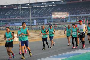 BIB: 2071, 0004, 51701, 52407, 51630, 1724
                            <button type="button" onclick="openModal(10479974)" class="btn btn-primary btn-sm float-right btn-popup" data-toggle="modal" data-target=".modal-high-quality">
                        <i class="fas fa-shopping-cart"></i> Add to Cart
                    </button>
                                            <button type="button" onclick="isThisMe(10479974, true)" class="btn btn-success btn-sm float-right btn-popup btn-isme hidden" data-toggle="tooltip" data-placement="bottom" title="นี่คือรูปของคุณใช่ไหม คลิกที่นี่เพื่อเอาเข้าอัลบั้ม">
                        <i class="fas fa-plus"></i> Add to album
                    </button>
                    <button type="button" onclick="isThisMe(10479974, false)" class="btn btn-warning btn-sm float-right btn-popup btn-isnotme hidden">
                        <i class="fas fa-ban"></i> Remove from album
                    </button>