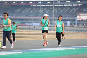 BIB: 1141, 536, 50939
                            <button type="button" onclick="openModal(10485885)" class="btn btn-primary btn-sm float-right btn-popup" data-toggle="modal" data-target=".modal-high-quality">
                        <i class="fas fa-shopping-cart"></i> Add to Cart
                    </button>
                                            <button type="button" onclick="isThisMe(10485885, true)" class="btn btn-success btn-sm float-right btn-popup btn-isme hidden" data-toggle="tooltip" data-placement="bottom" title="นี่คือรูปของคุณใช่ไหม คลิกที่นี่เพื่อเอาเข้าอัลบั้ม">
                        <i class="fas fa-plus"></i> Add to album
                    </button>
                    <button type="button" onclick="isThisMe(10485885, false)" class="btn btn-warning btn-sm float-right btn-popup btn-isnotme hidden">
                        <i class="fas fa-ban"></i> Remove from album
                    </button>