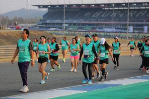 BIB: 50301, 1224, 20510
                            <button type="button" onclick="openModal(10482811)" class="btn btn-primary btn-sm float-right btn-popup" data-toggle="modal" data-target=".modal-high-quality">
                        <i class="fas fa-shopping-cart"></i> Add to Cart
                    </button>
                                            <button type="button" onclick="isThisMe(10482811, true)" class="btn btn-success btn-sm float-right btn-popup btn-isme hidden" data-toggle="tooltip" data-placement="bottom" title="นี่คือรูปของคุณใช่ไหม คลิกที่นี่เพื่อเอาเข้าอัลบั้ม">
                        <i class="fas fa-plus"></i> Add to album
                    </button>
                    <button type="button" onclick="isThisMe(10482811, false)" class="btn btn-warning btn-sm float-right btn-popup btn-isnotme hidden">
                        <i class="fas fa-ban"></i> Remove from album
                    </button>