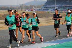 BIB: 51912, 50636, 50795, 12616
                            <button type="button" onclick="openModal(10480225)" class="btn btn-primary btn-sm float-right btn-popup" data-toggle="modal" data-target=".modal-high-quality">
                        <i class="fas fa-shopping-cart"></i> Add to Cart
                    </button>
                                            <button type="button" onclick="isThisMe(10480225, true)" class="btn btn-success btn-sm float-right btn-popup btn-isme hidden" data-toggle="tooltip" data-placement="bottom" title="นี่คือรูปของคุณใช่ไหม คลิกที่นี่เพื่อเอาเข้าอัลบั้ม">
                        <i class="fas fa-plus"></i> Add to album
                    </button>
                    <button type="button" onclick="isThisMe(10480225, false)" class="btn btn-warning btn-sm float-right btn-popup btn-isnotme hidden">
                        <i class="fas fa-ban"></i> Remove from album
                    </button>