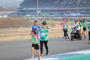 BIB: 1249
                            <button type="button" onclick="openModal(10483205)" class="btn btn-primary btn-sm float-right btn-popup" data-toggle="modal" data-target=".modal-high-quality">
                        <i class="fas fa-shopping-cart"></i> Add to Cart
                    </button>
                                            <button type="button" onclick="isThisMe(10483205, true)" class="btn btn-success btn-sm float-right btn-popup btn-isme hidden" data-toggle="tooltip" data-placement="bottom" title="นี่คือรูปของคุณใช่ไหม คลิกที่นี่เพื่อเอาเข้าอัลบั้ม">
                        <i class="fas fa-plus"></i> Add to album
                    </button>
                    <button type="button" onclick="isThisMe(10483205, false)" class="btn btn-warning btn-sm float-right btn-popup btn-isnotme hidden">
                        <i class="fas fa-ban"></i> Remove from album
                    </button>