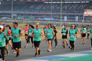 BIB: 3125, 61795
                            <button type="button" onclick="openModal(10481967)" class="btn btn-primary btn-sm float-right btn-popup" data-toggle="modal" data-target=".modal-high-quality">
                        <i class="fas fa-shopping-cart"></i> Add to Cart
                    </button>
                                            <button type="button" onclick="isThisMe(10481967, true)" class="btn btn-success btn-sm float-right btn-popup btn-isme hidden" data-toggle="tooltip" data-placement="bottom" title="นี่คือรูปของคุณใช่ไหม คลิกที่นี่เพื่อเอาเข้าอัลบั้ม">
                        <i class="fas fa-plus"></i> Add to album
                    </button>
                    <button type="button" onclick="isThisMe(10481967, false)" class="btn btn-warning btn-sm float-right btn-popup btn-isnotme hidden">
                        <i class="fas fa-ban"></i> Remove from album
                    </button>