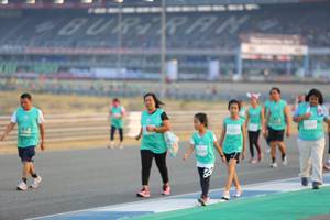 BIB: 52231
                            <button type="button" onclick="openModal(10484663)" class="btn btn-primary btn-sm float-right btn-popup" data-toggle="modal" data-target=".modal-high-quality">
                        <i class="fas fa-shopping-cart"></i> Add to Cart
                    </button>
                                            <button type="button" onclick="isThisMe(10484663, true)" class="btn btn-success btn-sm float-right btn-popup btn-isme hidden" data-toggle="tooltip" data-placement="bottom" title="นี่คือรูปของคุณใช่ไหม คลิกที่นี่เพื่อเอาเข้าอัลบั้ม">
                        <i class="fas fa-plus"></i> Add to album
                    </button>
                    <button type="button" onclick="isThisMe(10484663, false)" class="btn btn-warning btn-sm float-right btn-popup btn-isnotme hidden">
                        <i class="fas fa-ban"></i> Remove from album
                    </button>