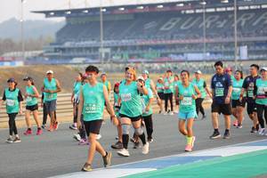 BIB: 71214, 53317, 1205, 2621, 50109
                            <button type="button" onclick="openModal(10483556)" class="btn btn-primary btn-sm float-right btn-popup" data-toggle="modal" data-target=".modal-high-quality">
                        <i class="fas fa-shopping-cart"></i> Add to Cart
                    </button>
                                            <button type="button" onclick="isThisMe(10483556, true)" class="btn btn-success btn-sm float-right btn-popup btn-isme hidden" data-toggle="tooltip" data-placement="bottom" title="นี่คือรูปของคุณใช่ไหม คลิกที่นี่เพื่อเอาเข้าอัลบั้ม">
                        <i class="fas fa-plus"></i> Add to album
                    </button>
                    <button type="button" onclick="isThisMe(10483556, false)" class="btn btn-warning btn-sm float-right btn-popup btn-isnotme hidden">
                        <i class="fas fa-ban"></i> Remove from album
                    </button>