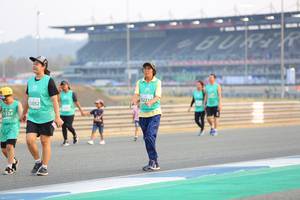 BIB: 52214, 53052, 534
                            <button type="button" onclick="openModal(10485172)" class="btn btn-primary btn-sm float-right btn-popup" data-toggle="modal" data-target=".modal-high-quality">
                        <i class="fas fa-shopping-cart"></i> Add to Cart
                    </button>
                                            <button type="button" onclick="isThisMe(10485172, true)" class="btn btn-success btn-sm float-right btn-popup btn-isme hidden" data-toggle="tooltip" data-placement="bottom" title="นี่คือรูปของคุณใช่ไหม คลิกที่นี่เพื่อเอาเข้าอัลบั้ม">
                        <i class="fas fa-plus"></i> Add to album
                    </button>
                    <button type="button" onclick="isThisMe(10485172, false)" class="btn btn-warning btn-sm float-right btn-popup btn-isnotme hidden">
                        <i class="fas fa-ban"></i> Remove from album
                    </button>