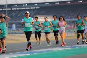 BIB: 100, 52507, 51068
                            <button type="button" onclick="openModal(10479314)" class="btn btn-primary btn-sm float-right btn-popup" data-toggle="modal" data-target=".modal-high-quality">
                        <i class="fas fa-shopping-cart"></i> Add to Cart
                    </button>
                                            <button type="button" onclick="isThisMe(10479314, true)" class="btn btn-success btn-sm float-right btn-popup btn-isme hidden" data-toggle="tooltip" data-placement="bottom" title="นี่คือรูปของคุณใช่ไหม คลิกที่นี่เพื่อเอาเข้าอัลบั้ม">
                        <i class="fas fa-plus"></i> Add to album
                    </button>
                    <button type="button" onclick="isThisMe(10479314, false)" class="btn btn-warning btn-sm float-right btn-popup btn-isnotme hidden">
                        <i class="fas fa-ban"></i> Remove from album
                    </button>