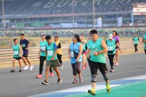 BIB: 52023
                            <button type="button" onclick="openModal(10483116)" class="btn btn-primary btn-sm float-right btn-popup" data-toggle="modal" data-target=".modal-high-quality">
                        <i class="fas fa-shopping-cart"></i> Add to Cart
                    </button>
                                            <button type="button" onclick="isThisMe(10483116, true)" class="btn btn-success btn-sm float-right btn-popup btn-isme hidden" data-toggle="tooltip" data-placement="bottom" title="นี่คือรูปของคุณใช่ไหม คลิกที่นี่เพื่อเอาเข้าอัลบั้ม">
                        <i class="fas fa-plus"></i> Add to album
                    </button>
                    <button type="button" onclick="isThisMe(10483116, false)" class="btn btn-warning btn-sm float-right btn-popup btn-isnotme hidden">
                        <i class="fas fa-ban"></i> Remove from album
                    </button>