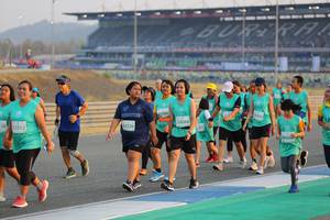 BIB: 086, 52666, 53326, 53312, 50668
                            <button type="button" onclick="openModal(10482712)" class="btn btn-primary btn-sm float-right btn-popup" data-toggle="modal" data-target=".modal-high-quality">
                        <i class="fas fa-shopping-cart"></i> Add to Cart
                    </button>
                                            <button type="button" onclick="isThisMe(10482712, true)" class="btn btn-success btn-sm float-right btn-popup btn-isme hidden" data-toggle="tooltip" data-placement="bottom" title="นี่คือรูปของคุณใช่ไหม คลิกที่นี่เพื่อเอาเข้าอัลบั้ม">
                        <i class="fas fa-plus"></i> Add to album
                    </button>
                    <button type="button" onclick="isThisMe(10482712, false)" class="btn btn-warning btn-sm float-right btn-popup btn-isnotme hidden">
                        <i class="fas fa-ban"></i> Remove from album
                    </button>