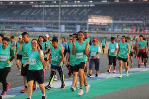 BIB: 144, 50213, 50996, 50924, 1553, 0741
                            <button type="button" onclick="openModal(10482385)" class="btn btn-primary btn-sm float-right btn-popup" data-toggle="modal" data-target=".modal-high-quality">
                        <i class="fas fa-shopping-cart"></i> Add to Cart
                    </button>
                                            <button type="button" onclick="isThisMe(10482385, true)" class="btn btn-success btn-sm float-right btn-popup btn-isme hidden" data-toggle="tooltip" data-placement="bottom" title="นี่คือรูปของคุณใช่ไหม คลิกที่นี่เพื่อเอาเข้าอัลบั้ม">
                        <i class="fas fa-plus"></i> Add to album
                    </button>
                    <button type="button" onclick="isThisMe(10482385, false)" class="btn btn-warning btn-sm float-right btn-popup btn-isnotme hidden">
                        <i class="fas fa-ban"></i> Remove from album
                    </button>