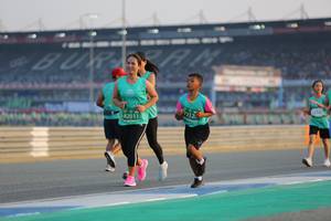 BIB: 1232, 82011
                            <button type="button" onclick="openModal(10479511)" class="btn btn-primary btn-sm float-right btn-popup" data-toggle="modal" data-target=".modal-high-quality">
                        <i class="fas fa-shopping-cart"></i> Add to Cart
                    </button>
                                            <button type="button" onclick="isThisMe(10479511, true)" class="btn btn-success btn-sm float-right btn-popup btn-isme hidden" data-toggle="tooltip" data-placement="bottom" title="นี่คือรูปของคุณใช่ไหม คลิกที่นี่เพื่อเอาเข้าอัลบั้ม">
                        <i class="fas fa-plus"></i> Add to album
                    </button>
                    <button type="button" onclick="isThisMe(10479511, false)" class="btn btn-warning btn-sm float-right btn-popup btn-isnotme hidden">
                        <i class="fas fa-ban"></i> Remove from album
                    </button>