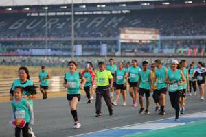 BIB: 32781
                            <button type="button" onclick="openModal(10482608)" class="btn btn-primary btn-sm float-right btn-popup" data-toggle="modal" data-target=".modal-high-quality">
                        <i class="fas fa-shopping-cart"></i> Add to Cart
                    </button>
                                            <button type="button" onclick="isThisMe(10482608, true)" class="btn btn-success btn-sm float-right btn-popup btn-isme hidden" data-toggle="tooltip" data-placement="bottom" title="นี่คือรูปของคุณใช่ไหม คลิกที่นี่เพื่อเอาเข้าอัลบั้ม">
                        <i class="fas fa-plus"></i> Add to album
                    </button>
                    <button type="button" onclick="isThisMe(10482608, false)" class="btn btn-warning btn-sm float-right btn-popup btn-isnotme hidden">
                        <i class="fas fa-ban"></i> Remove from album
                    </button>