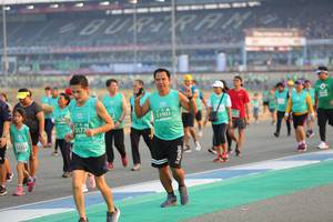 BIB: 51903, 5172, 52254
                            <button type="button" onclick="openModal(10483613)" class="btn btn-primary btn-sm float-right btn-popup" data-toggle="modal" data-target=".modal-high-quality">
                        <i class="fas fa-shopping-cart"></i> Add to Cart
                    </button>
                                            <button type="button" onclick="isThisMe(10483613, true)" class="btn btn-success btn-sm float-right btn-popup btn-isme hidden" data-toggle="tooltip" data-placement="bottom" title="นี่คือรูปของคุณใช่ไหม คลิกที่นี่เพื่อเอาเข้าอัลบั้ม">
                        <i class="fas fa-plus"></i> Add to album
                    </button>
                    <button type="button" onclick="isThisMe(10483613, false)" class="btn btn-warning btn-sm float-right btn-popup btn-isnotme hidden">
                        <i class="fas fa-ban"></i> Remove from album
                    </button>