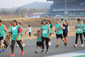 BIB: 440, 51172, 53176
                            <button type="button" onclick="openModal(10483936)" class="btn btn-primary btn-sm float-right btn-popup" data-toggle="modal" data-target=".modal-high-quality">
                        <i class="fas fa-shopping-cart"></i> Add to Cart
                    </button>
                                            <button type="button" onclick="isThisMe(10483936, true)" class="btn btn-success btn-sm float-right btn-popup btn-isme hidden" data-toggle="tooltip" data-placement="bottom" title="นี่คือรูปของคุณใช่ไหม คลิกที่นี่เพื่อเอาเข้าอัลบั้ม">
                        <i class="fas fa-plus"></i> Add to album
                    </button>
                    <button type="button" onclick="isThisMe(10483936, false)" class="btn btn-warning btn-sm float-right btn-popup btn-isnotme hidden">
                        <i class="fas fa-ban"></i> Remove from album
                    </button>