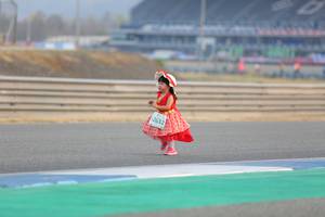 BIB: 2632
                            <button type="button" onclick="openModal(10486283)" class="btn btn-primary btn-sm float-right btn-popup" data-toggle="modal" data-target=".modal-high-quality">
                        <i class="fas fa-shopping-cart"></i> Add to Cart
                    </button>
                                            <button type="button" onclick="isThisMe(10486283, true)" class="btn btn-success btn-sm float-right btn-popup btn-isme hidden" data-toggle="tooltip" data-placement="bottom" title="นี่คือรูปของคุณใช่ไหม คลิกที่นี่เพื่อเอาเข้าอัลบั้ม">
                        <i class="fas fa-plus"></i> Add to album
                    </button>
                    <button type="button" onclick="isThisMe(10486283, false)" class="btn btn-warning btn-sm float-right btn-popup btn-isnotme hidden">
                        <i class="fas fa-ban"></i> Remove from album
                    </button>