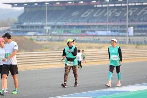 BIB: 53010, 529, 53618
                            <button type="button" onclick="openModal(10485081)" class="btn btn-primary btn-sm float-right btn-popup" data-toggle="modal" data-target=".modal-high-quality">
                        <i class="fas fa-shopping-cart"></i> Add to Cart
                    </button>
                                            <button type="button" onclick="isThisMe(10485081, true)" class="btn btn-success btn-sm float-right btn-popup btn-isme hidden" data-toggle="tooltip" data-placement="bottom" title="นี่คือรูปของคุณใช่ไหม คลิกที่นี่เพื่อเอาเข้าอัลบั้ม">
                        <i class="fas fa-plus"></i> Add to album
                    </button>
                    <button type="button" onclick="isThisMe(10485081, false)" class="btn btn-warning btn-sm float-right btn-popup btn-isnotme hidden">
                        <i class="fas fa-ban"></i> Remove from album
                    </button>