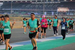 BIB: 50450, 2219
                            <button type="button" onclick="openModal(10482752)" class="btn btn-primary btn-sm float-right btn-popup" data-toggle="modal" data-target=".modal-high-quality">
                        <i class="fas fa-shopping-cart"></i> Add to Cart
                    </button>
                                            <button type="button" onclick="isThisMe(10482752, true)" class="btn btn-success btn-sm float-right btn-popup btn-isme hidden" data-toggle="tooltip" data-placement="bottom" title="นี่คือรูปของคุณใช่ไหม คลิกที่นี่เพื่อเอาเข้าอัลบั้ม">
                        <i class="fas fa-plus"></i> Add to album
                    </button>
                    <button type="button" onclick="isThisMe(10482752, false)" class="btn btn-warning btn-sm float-right btn-popup btn-isnotme hidden">
                        <i class="fas fa-ban"></i> Remove from album
                    </button>