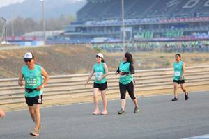 BIB: 40562, 1936
                            <button type="button" onclick="openModal(10483111)" class="btn btn-primary btn-sm float-right btn-popup" data-toggle="modal" data-target=".modal-high-quality">
                        <i class="fas fa-shopping-cart"></i> Add to Cart
                    </button>
                                            <button type="button" onclick="isThisMe(10483111, true)" class="btn btn-success btn-sm float-right btn-popup btn-isme hidden" data-toggle="tooltip" data-placement="bottom" title="นี่คือรูปของคุณใช่ไหม คลิกที่นี่เพื่อเอาเข้าอัลบั้ม">
                        <i class="fas fa-plus"></i> Add to album
                    </button>
                    <button type="button" onclick="isThisMe(10483111, false)" class="btn btn-warning btn-sm float-right btn-popup btn-isnotme hidden">
                        <i class="fas fa-ban"></i> Remove from album
                    </button>