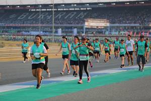 BIB: 6250, 50674
                            <button type="button" onclick="openModal(10481335)" class="btn btn-primary btn-sm float-right btn-popup" data-toggle="modal" data-target=".modal-high-quality">
                        <i class="fas fa-shopping-cart"></i> Add to Cart
                    </button>
                                            <button type="button" onclick="isThisMe(10481335, true)" class="btn btn-success btn-sm float-right btn-popup btn-isme hidden" data-toggle="tooltip" data-placement="bottom" title="นี่คือรูปของคุณใช่ไหม คลิกที่นี่เพื่อเอาเข้าอัลบั้ม">
                        <i class="fas fa-plus"></i> Add to album
                    </button>
                    <button type="button" onclick="isThisMe(10481335, false)" class="btn btn-warning btn-sm float-right btn-popup btn-isnotme hidden">
                        <i class="fas fa-ban"></i> Remove from album
                    </button>