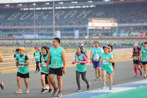 BIB: 51246, 1200, 52058
                            <button type="button" onclick="openModal(10483101)" class="btn btn-primary btn-sm float-right btn-popup" data-toggle="modal" data-target=".modal-high-quality">
                        <i class="fas fa-shopping-cart"></i> Add to Cart
                    </button>
                                            <button type="button" onclick="isThisMe(10483101, true)" class="btn btn-success btn-sm float-right btn-popup btn-isme hidden" data-toggle="tooltip" data-placement="bottom" title="นี่คือรูปของคุณใช่ไหม คลิกที่นี่เพื่อเอาเข้าอัลบั้ม">
                        <i class="fas fa-plus"></i> Add to album
                    </button>
                    <button type="button" onclick="isThisMe(10483101, false)" class="btn btn-warning btn-sm float-right btn-popup btn-isnotme hidden">
                        <i class="fas fa-ban"></i> Remove from album
                    </button>