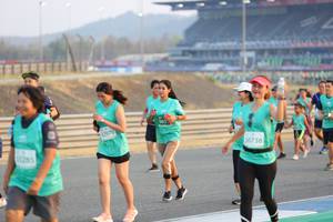 BIB: 1000, 501, 52970, 1285, 50738
                            <button type="button" onclick="openModal(10483224)" class="btn btn-primary btn-sm float-right btn-popup" data-toggle="modal" data-target=".modal-high-quality">
                        <i class="fas fa-shopping-cart"></i> Add to Cart
                    </button>
                                            <button type="button" onclick="isThisMe(10483224, true)" class="btn btn-success btn-sm float-right btn-popup btn-isme hidden" data-toggle="tooltip" data-placement="bottom" title="นี่คือรูปของคุณใช่ไหม คลิกที่นี่เพื่อเอาเข้าอัลบั้ม">
                        <i class="fas fa-plus"></i> Add to album
                    </button>
                    <button type="button" onclick="isThisMe(10483224, false)" class="btn btn-warning btn-sm float-right btn-popup btn-isnotme hidden">
                        <i class="fas fa-ban"></i> Remove from album
                    </button>