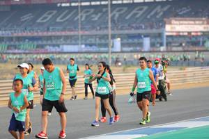 BIB: 191, 50300, 452772, 52307
                            <button type="button" onclick="openModal(10483165)" class="btn btn-primary btn-sm float-right btn-popup" data-toggle="modal" data-target=".modal-high-quality">
                        <i class="fas fa-shopping-cart"></i> Add to Cart
                    </button>
                                            <button type="button" onclick="isThisMe(10483165, true)" class="btn btn-success btn-sm float-right btn-popup btn-isme hidden" data-toggle="tooltip" data-placement="bottom" title="นี่คือรูปของคุณใช่ไหม คลิกที่นี่เพื่อเอาเข้าอัลบั้ม">
                        <i class="fas fa-plus"></i> Add to album
                    </button>
                    <button type="button" onclick="isThisMe(10483165, false)" class="btn btn-warning btn-sm float-right btn-popup btn-isnotme hidden">
                        <i class="fas fa-ban"></i> Remove from album
                    </button>