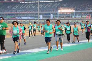 BIB: 1132, 318
                            <button type="button" onclick="openModal(10483657)" class="btn btn-primary btn-sm float-right btn-popup" data-toggle="modal" data-target=".modal-high-quality">
                        <i class="fas fa-shopping-cart"></i> Add to Cart
                    </button>
                                            <button type="button" onclick="isThisMe(10483657, true)" class="btn btn-success btn-sm float-right btn-popup btn-isme hidden" data-toggle="tooltip" data-placement="bottom" title="นี่คือรูปของคุณใช่ไหม คลิกที่นี่เพื่อเอาเข้าอัลบั้ม">
                        <i class="fas fa-plus"></i> Add to album
                    </button>
                    <button type="button" onclick="isThisMe(10483657, false)" class="btn btn-warning btn-sm float-right btn-popup btn-isnotme hidden">
                        <i class="fas fa-ban"></i> Remove from album
                    </button>