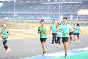 BIB: 1843, 51756, 510
                            <button type="button" onclick="openModal(10482955)" class="btn btn-primary btn-sm float-right btn-popup" data-toggle="modal" data-target=".modal-high-quality">
                        <i class="fas fa-shopping-cart"></i> Add to Cart
                    </button>
                                            <button type="button" onclick="isThisMe(10482955, true)" class="btn btn-success btn-sm float-right btn-popup btn-isme hidden" data-toggle="tooltip" data-placement="bottom" title="นี่คือรูปของคุณใช่ไหม คลิกที่นี่เพื่อเอาเข้าอัลบั้ม">
                        <i class="fas fa-plus"></i> Add to album
                    </button>
                    <button type="button" onclick="isThisMe(10482955, false)" class="btn btn-warning btn-sm float-right btn-popup btn-isnotme hidden">
                        <i class="fas fa-ban"></i> Remove from album
                    </button>