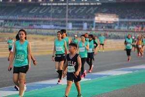 BIB: 00613, 51729, 0679
                            <button type="button" onclick="openModal(10482431)" class="btn btn-primary btn-sm float-right btn-popup" data-toggle="modal" data-target=".modal-high-quality">
                        <i class="fas fa-shopping-cart"></i> Add to Cart
                    </button>
                                            <button type="button" onclick="isThisMe(10482431, true)" class="btn btn-success btn-sm float-right btn-popup btn-isme hidden" data-toggle="tooltip" data-placement="bottom" title="นี่คือรูปของคุณใช่ไหม คลิกที่นี่เพื่อเอาเข้าอัลบั้ม">
                        <i class="fas fa-plus"></i> Add to album
                    </button>
                    <button type="button" onclick="isThisMe(10482431, false)" class="btn btn-warning btn-sm float-right btn-popup btn-isnotme hidden">
                        <i class="fas fa-ban"></i> Remove from album
                    </button>