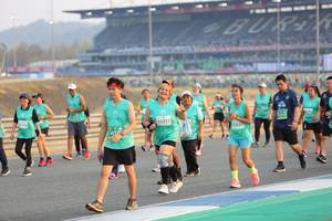 BIB: 53317, 52621, 50100
                            <button type="button" onclick="openModal(10483567)" class="btn btn-primary btn-sm float-right btn-popup" data-toggle="modal" data-target=".modal-high-quality">
                        <i class="fas fa-shopping-cart"></i> Add to Cart
                    </button>
                                            <button type="button" onclick="isThisMe(10483567, true)" class="btn btn-success btn-sm float-right btn-popup btn-isme hidden" data-toggle="tooltip" data-placement="bottom" title="นี่คือรูปของคุณใช่ไหม คลิกที่นี่เพื่อเอาเข้าอัลบั้ม">
                        <i class="fas fa-plus"></i> Add to album
                    </button>
                    <button type="button" onclick="isThisMe(10483567, false)" class="btn btn-warning btn-sm float-right btn-popup btn-isnotme hidden">
                        <i class="fas fa-ban"></i> Remove from album
                    </button>